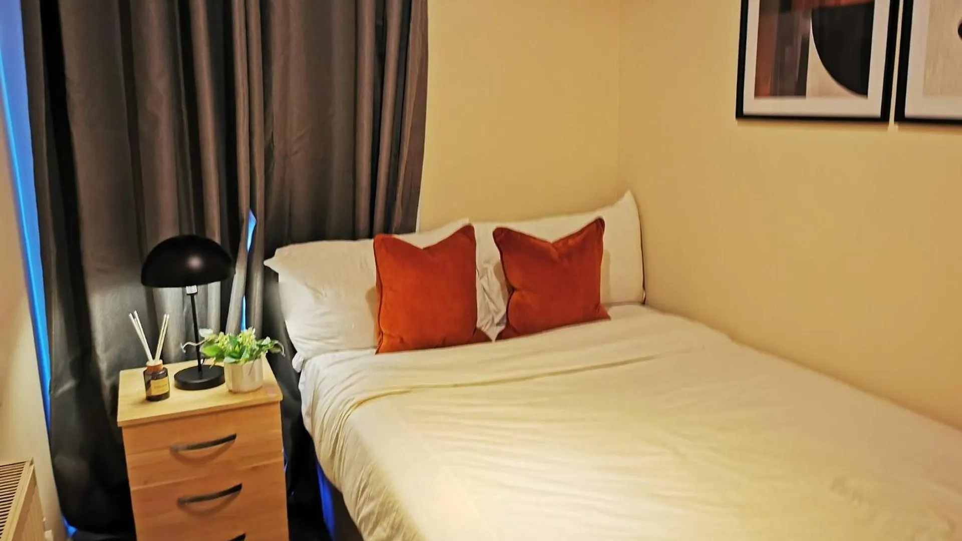 Cozy Guest House Near London O2 Arena Holiday home